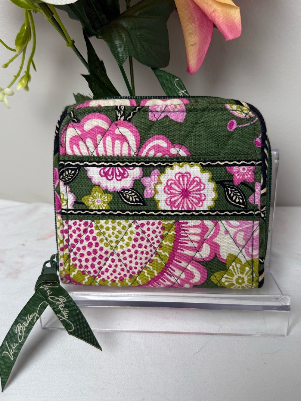 USED Vera Bradley Olivia Pink Compact Zip-Around Wallet Retired Pattern